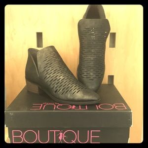 🥨 CORKYS trench bootie